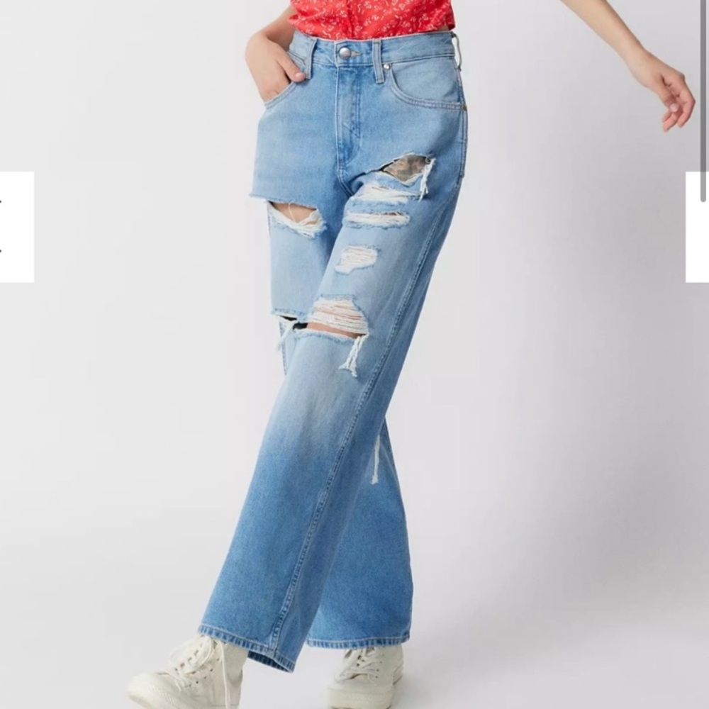 NWT Wrangler X Fender Loose Destructed Mom Jean - Picture 1 of 12